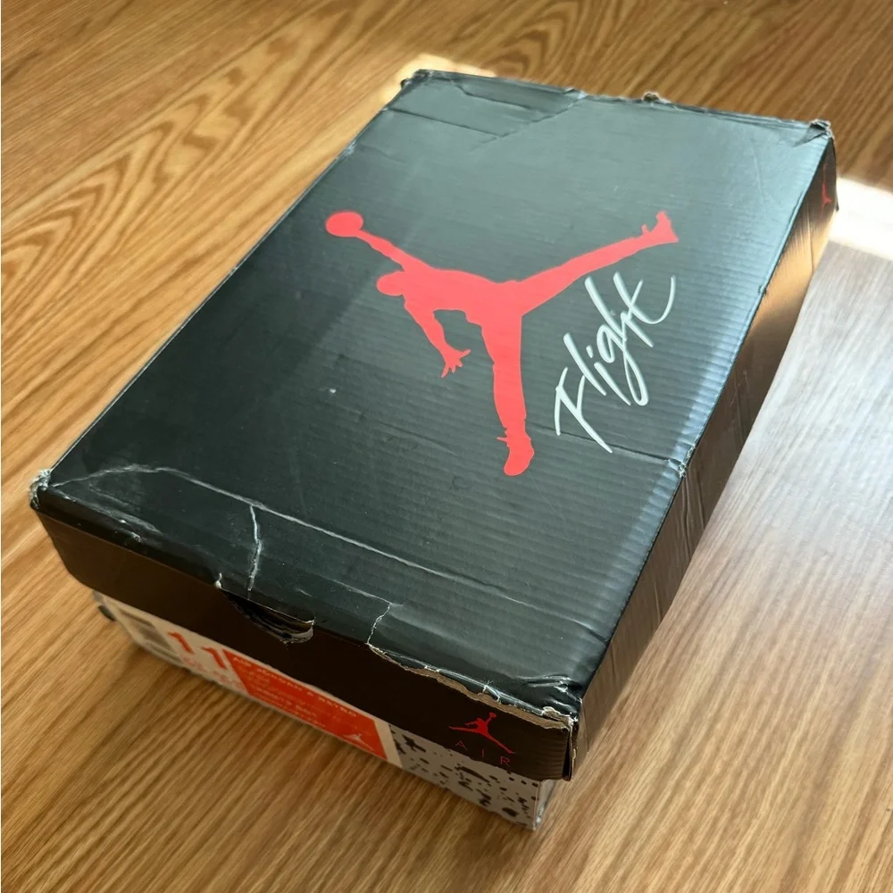 NWT Air Jordan 4 Retro - Picture 10 of 15